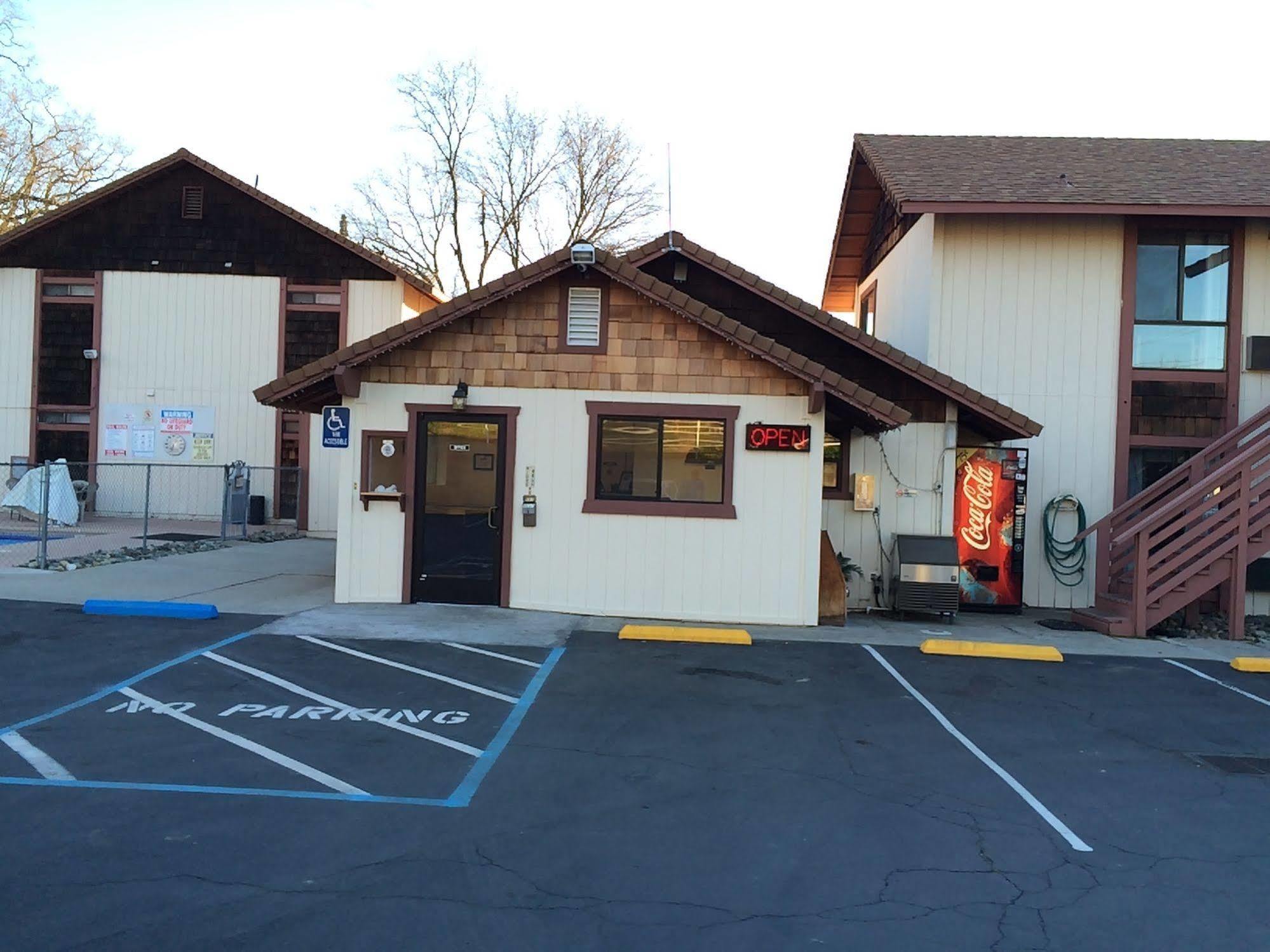 Jamestown Railtown Motel Екстериор снимка